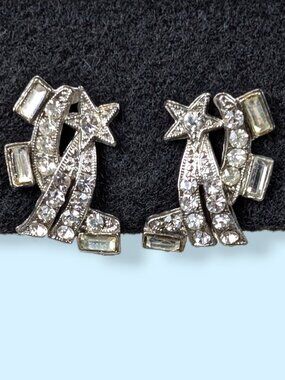 (2/$20) V. Creative White Rhinestone Shooting Star Earrings